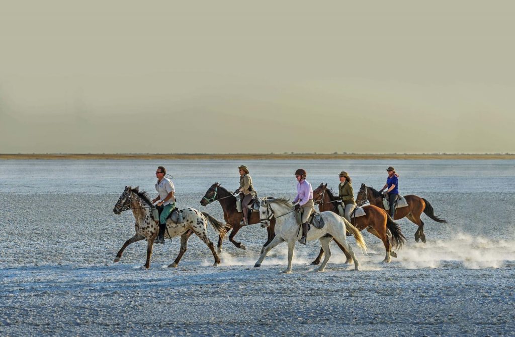 voyages de luxe botswana jacks camp balade cheval