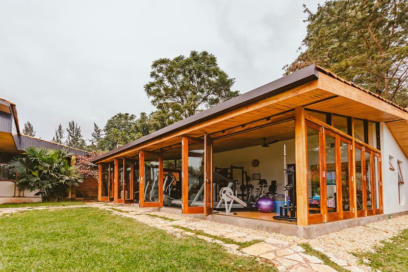 voyages de luxe rwanda retreat kigali gym