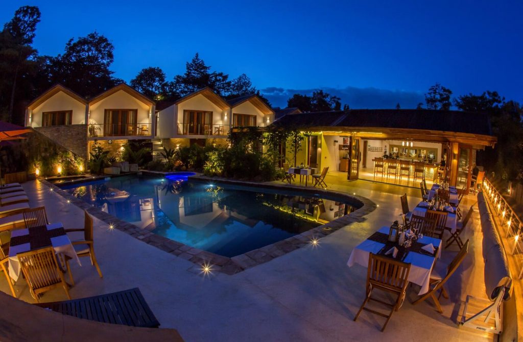 voyages de luxe rwanda retreat kigali piscine nuit