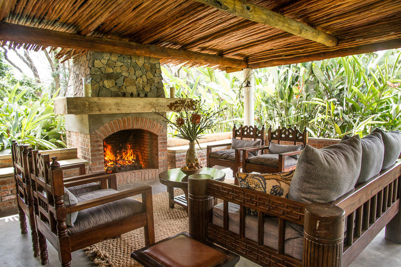 voyages de luxe tanzanie arusha legendary lodge salon cheminée