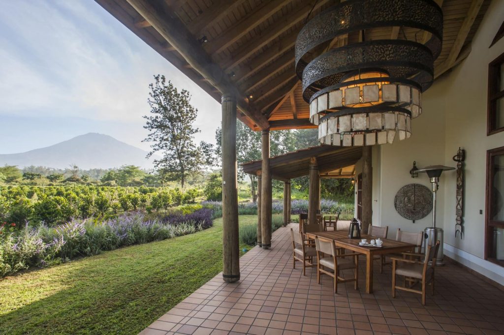voyages de luxe tanzanie arusha legendary lodge terrasse