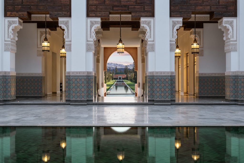voyages de luxe hotel the oberoi marrakech patio atlas
