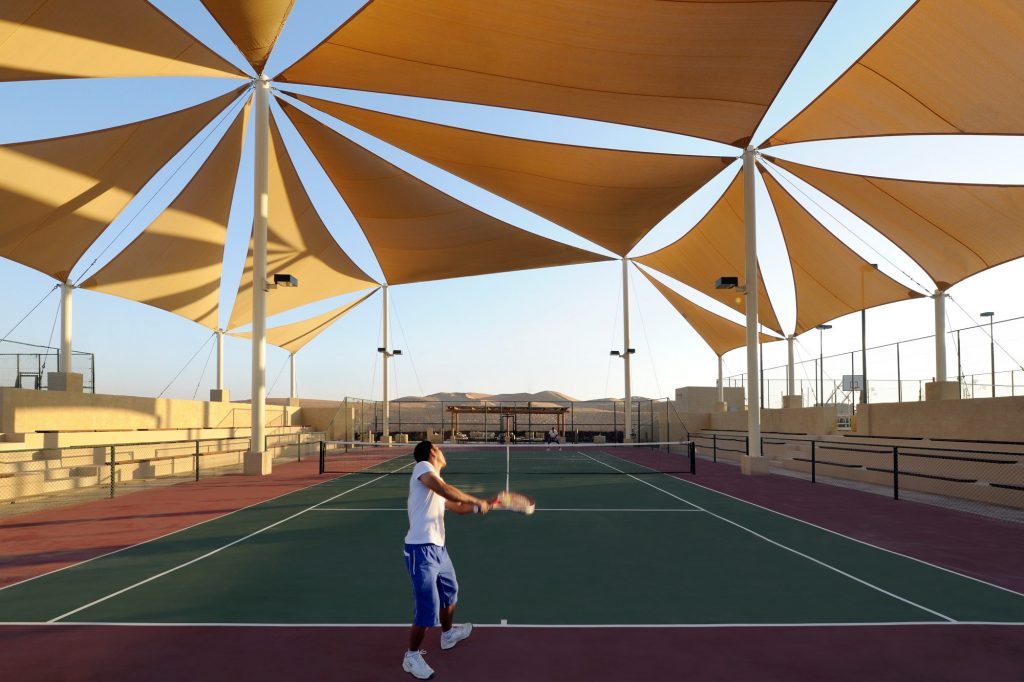 Qasr Al Sarab Desert Resort by Anantara. Tennis