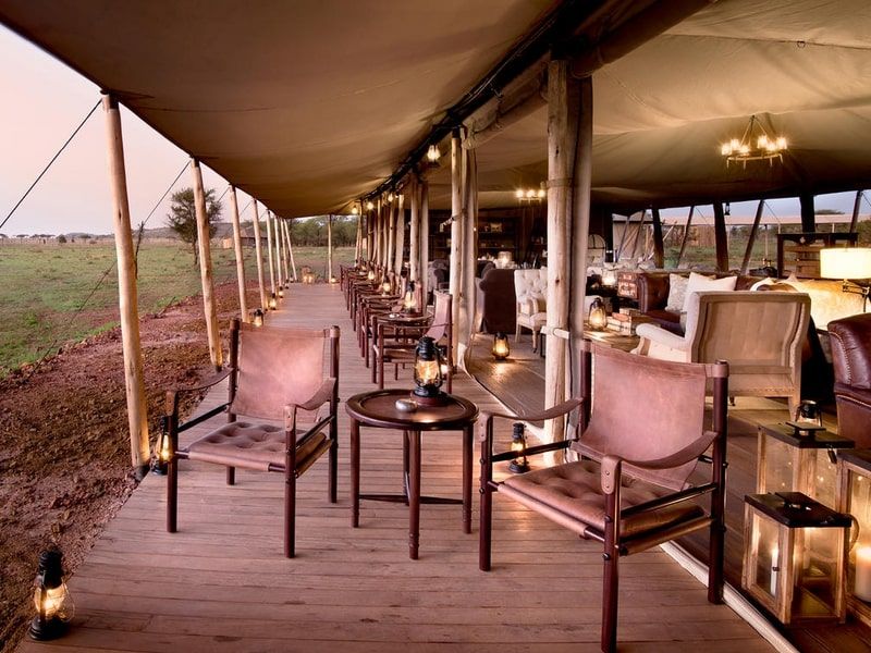 voyages de luxe ultime safari afrique one nature nyaruswiga terrasse
