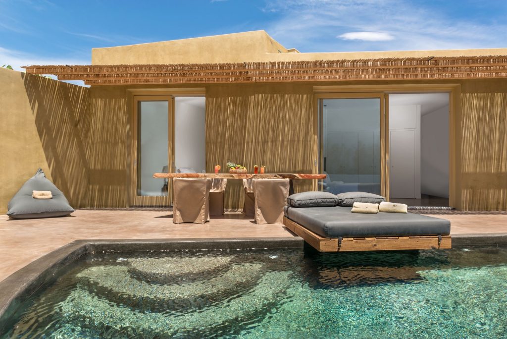 voyages-de-luxe-hotel-santorin-andronis-concept-piscine
