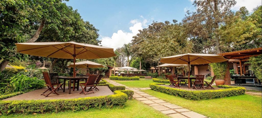 voyages-de-luxe-safari-zanzibar-arusha-coffee-terrasse
