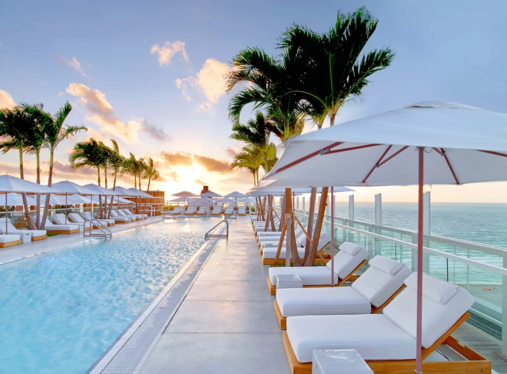Voyages de Luxe 1 Hotel South Beach Miami Piscine
