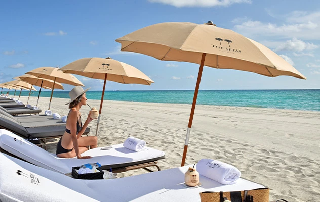 voyages-de-luxe-hotels-the-setai-miami-beach-ourhotel_featuredamenities_beach-right