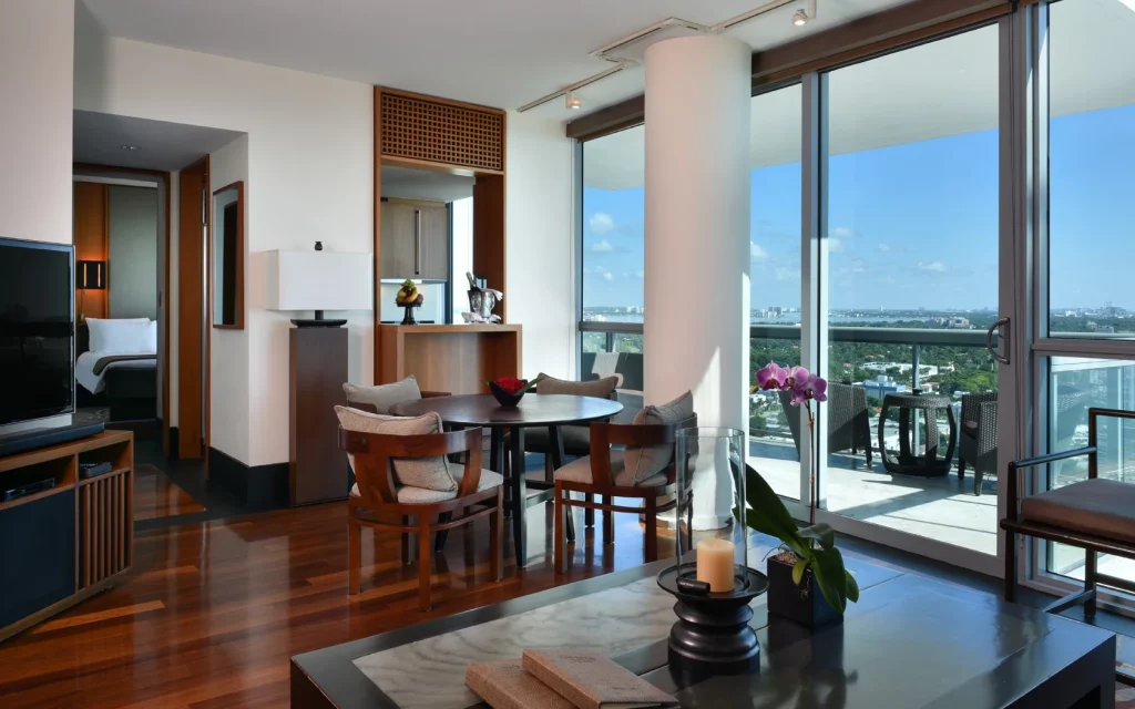 voyages-de-luxe-hotels-the-setai-miami-beach-rooms-onebedroomoceansuite_living-room