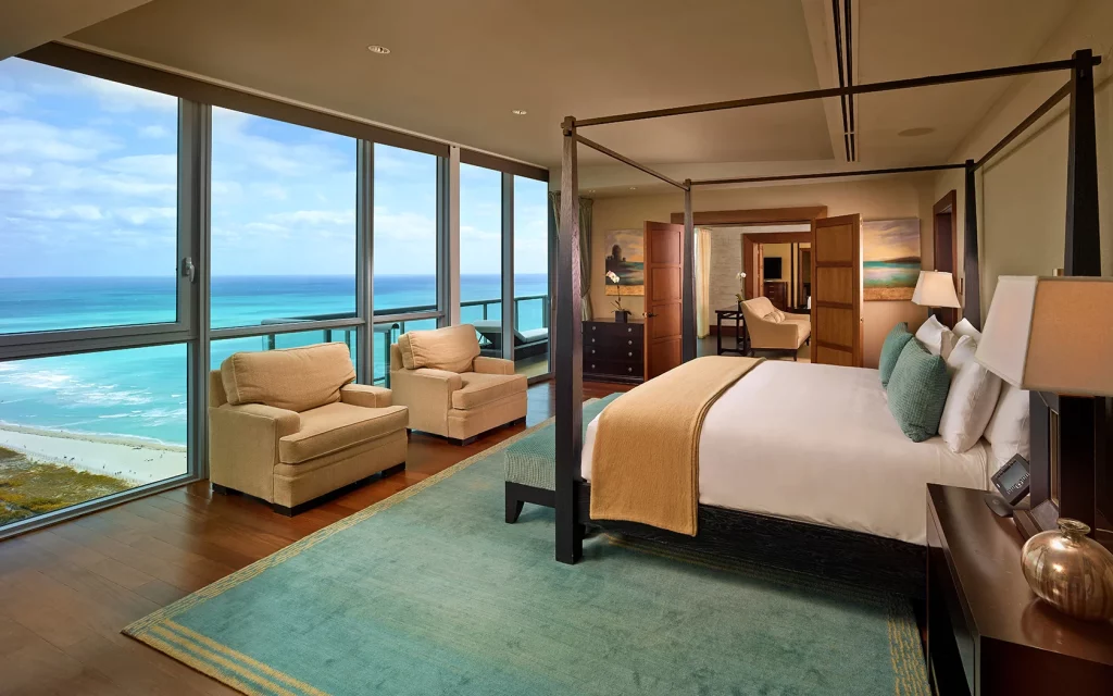 voyages-de-luxe-hotels-the-setai-miami-beach-the-setai-miami-beach-penthouse-bedroom
