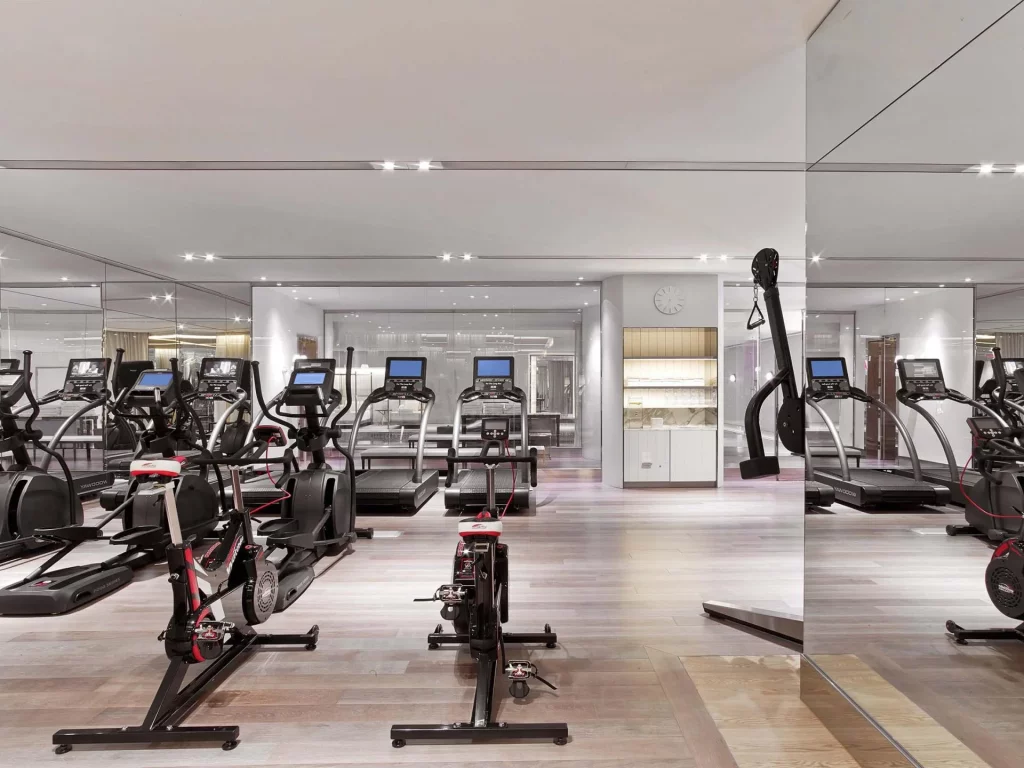 voyages-de-luxe-hotels-baccarat-hotel-new-york-gym-fitness-nterior-