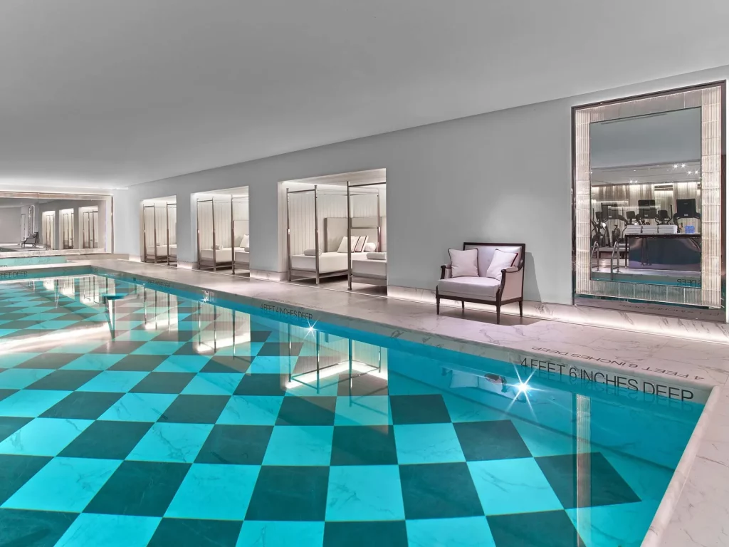 voyages-de-luxe-hotels-baccarat-hotel-new-york-pool-_hotel_nyc_june_