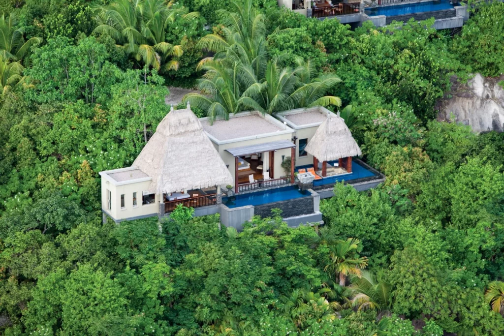 voyages-de-luxe-hotels-Anantara-Maia-Seychelles_OceanViewPool_Villas_Exterior