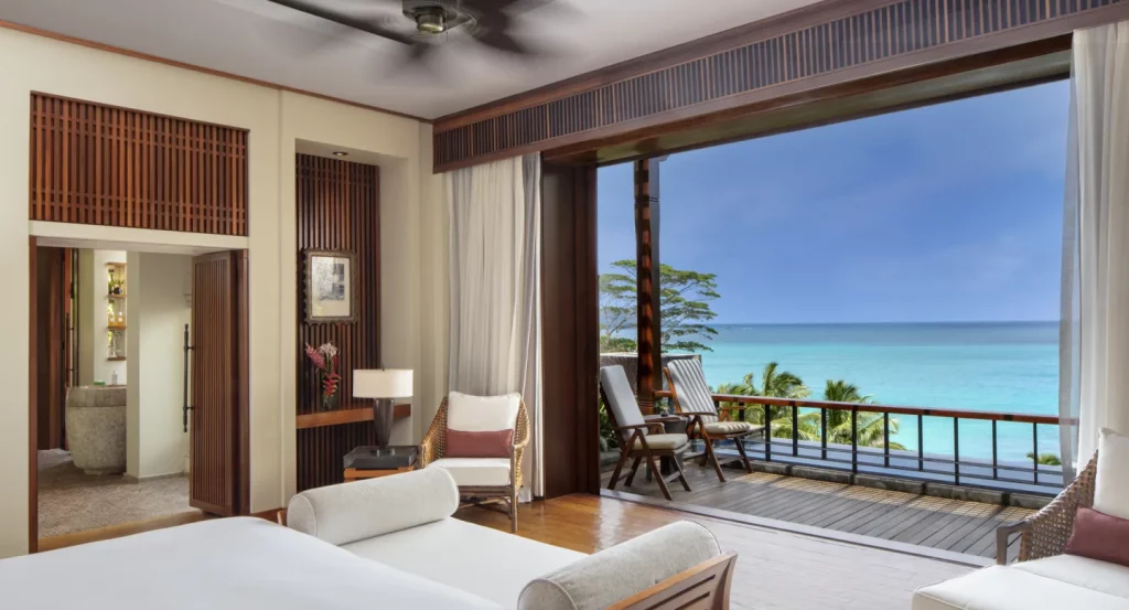 voyages-de-luxe-hotels-anantara_maia_seychelles_ocean_view_pool_villa_view_from_bedroom-webp