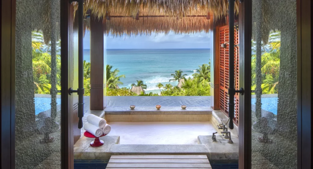 Voyages de luxe Antara Maia Seychelles piscine privée débordement