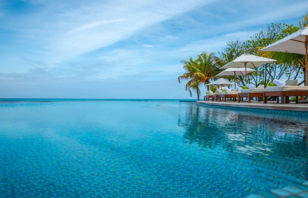 voyages-de-luxe-hotels-denis-private-island-seychelles-Pool