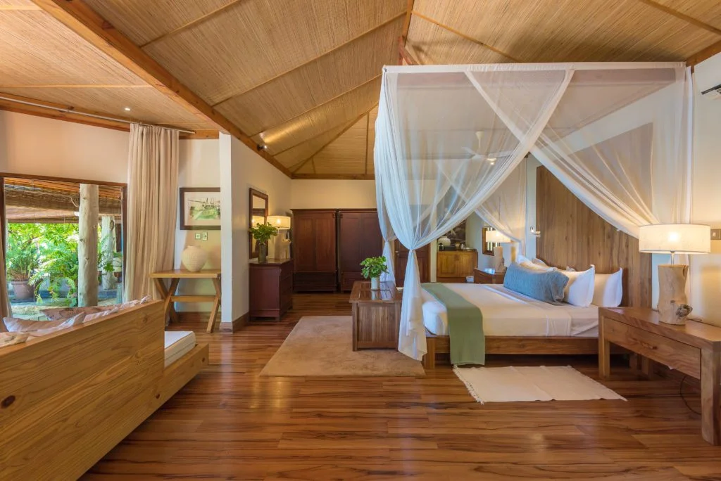 voyages-de-luxe-hotels-denis-private-island-seychelles-Rooms_Beach-Villa-Bedroom