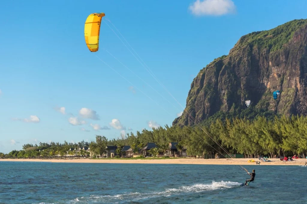Voyages de Luxe Hôtel JW Marriott Mauritius Resort kite surf