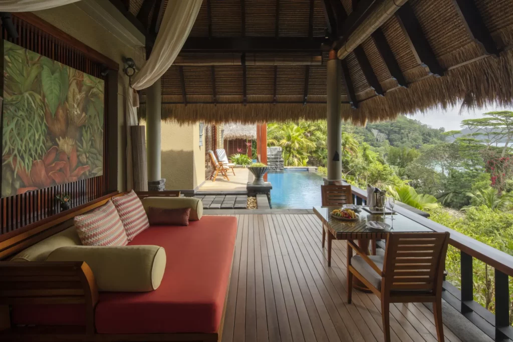 Voyages de luxe Antara Maia Seychelles Ocean View Pool Villa Living area