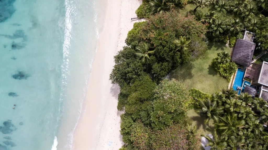 Voyages de luxe Antara Maia Seychelles villas plage