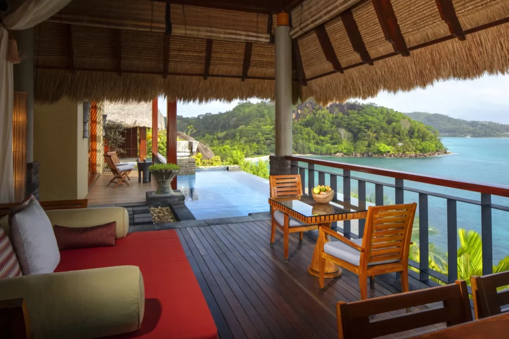 Voyages de luxe Antara Maia Seychelles villas villa balcon