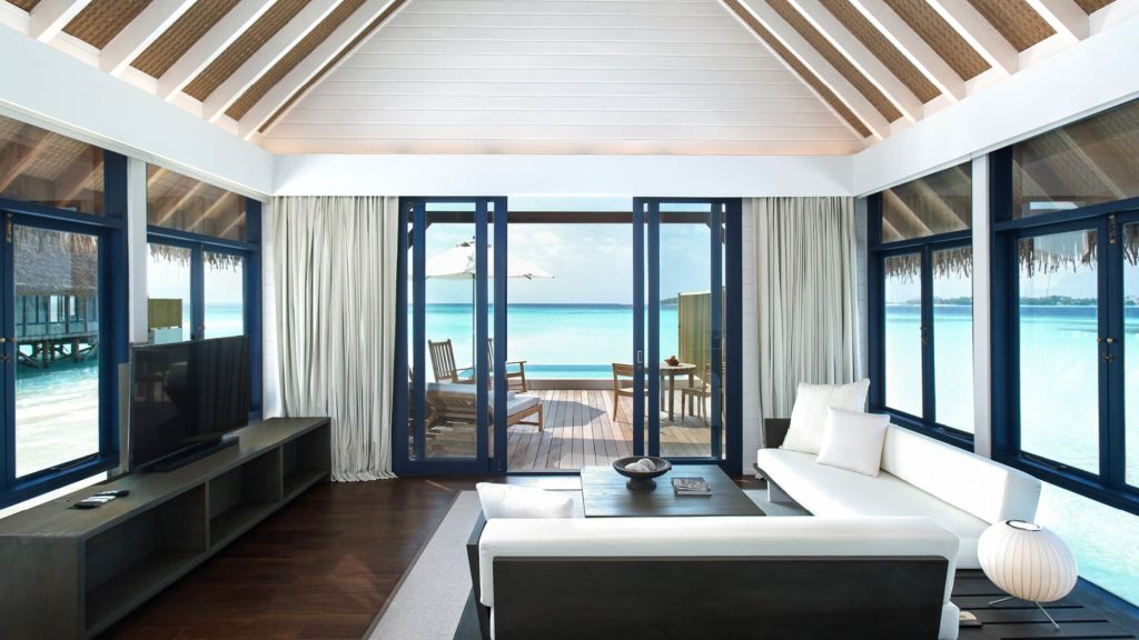 salon-01-bedroom-water-villa-with-pool-Como-Cocoa-island-maldives