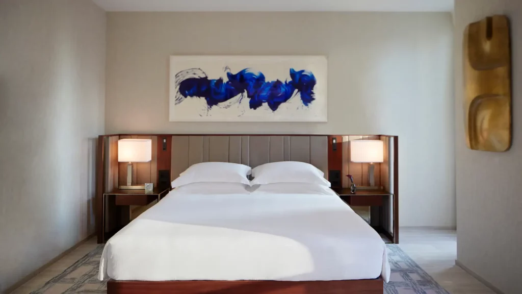 Voyages de luxe hotels park hyatt new york ambassador suite bedroom