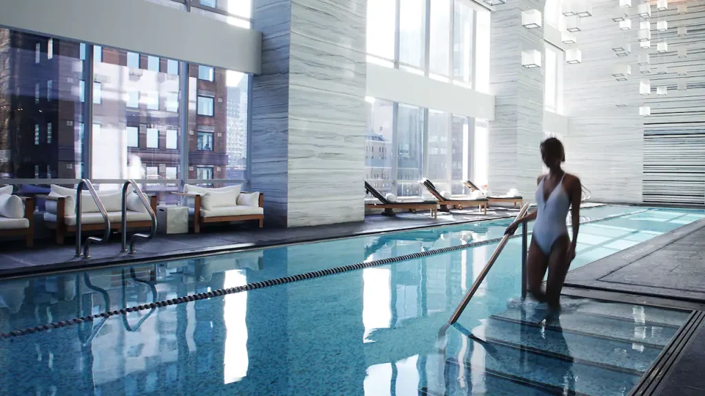 voyages-de-luxe-hotels-park-hyatt-new-york-swimming-pool