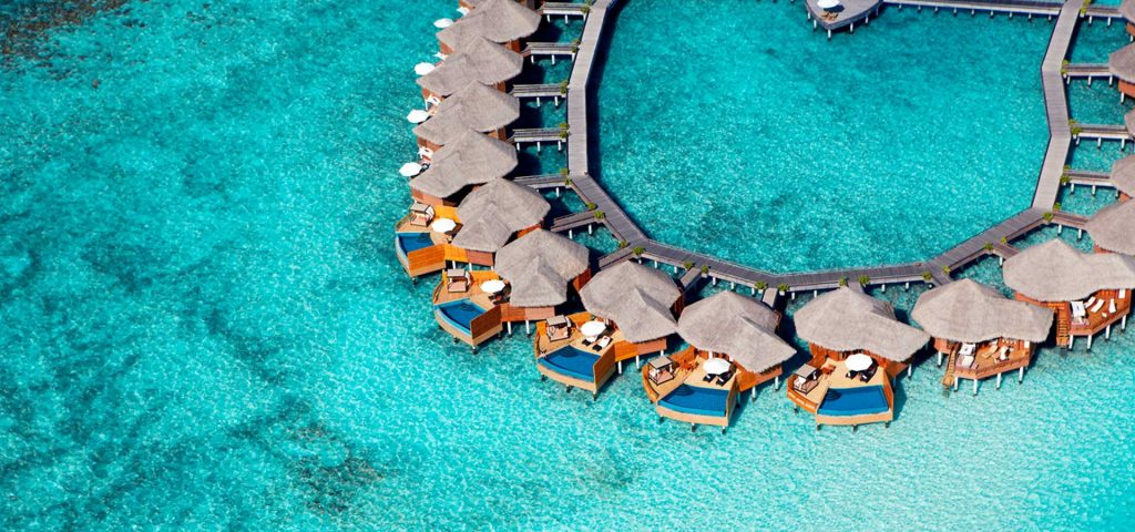 water-pool-villas- baros-maldives-voayges-de-luxe