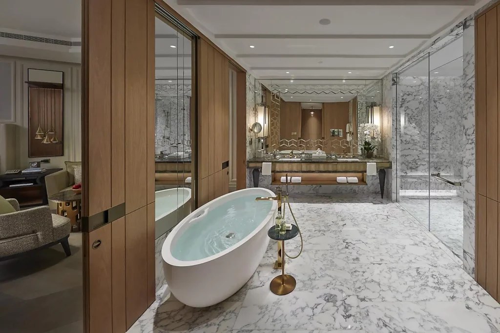 salle de bains de rêve dans votre hôtel 5* luxe à Dubaï