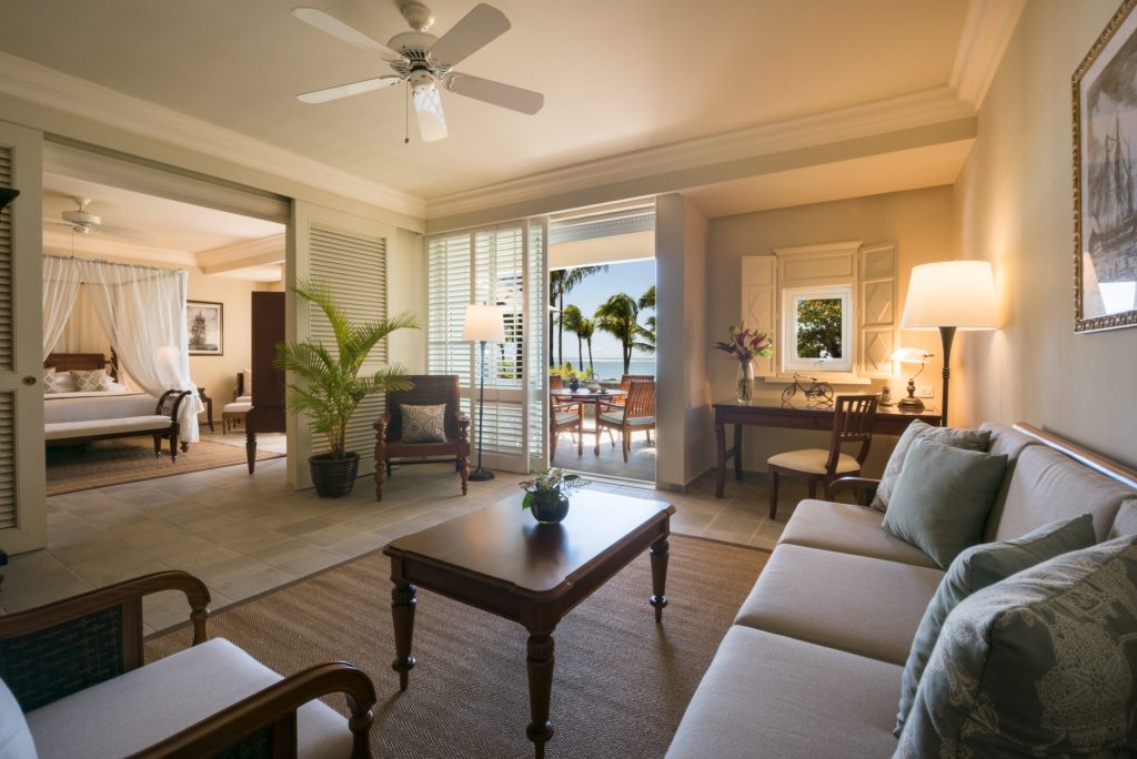 colonial-ocean-front-suite-salon