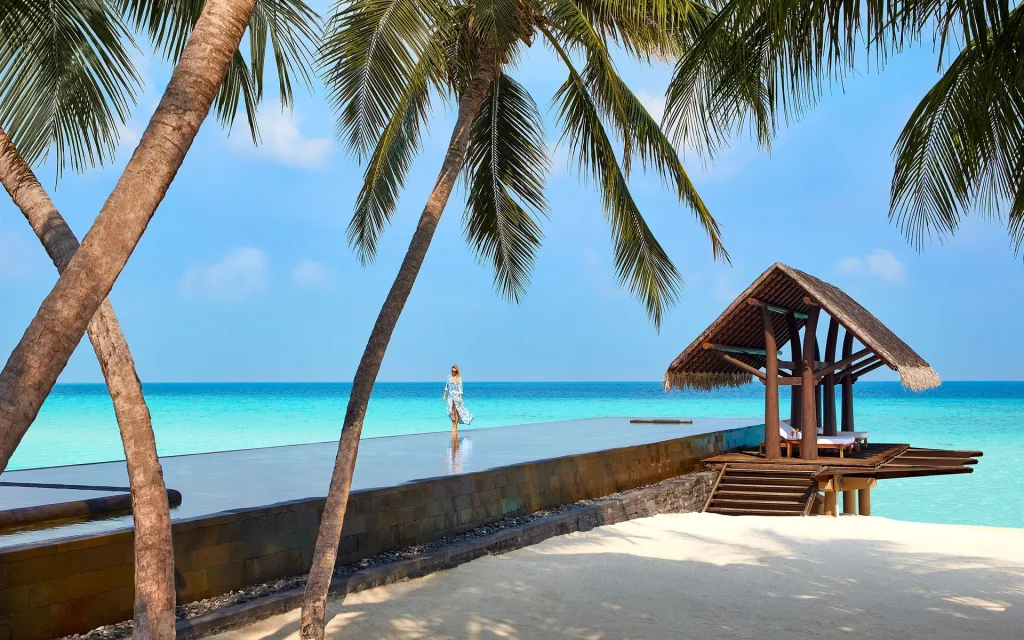 lap-pool-oneonly-reethi-rah-maldives