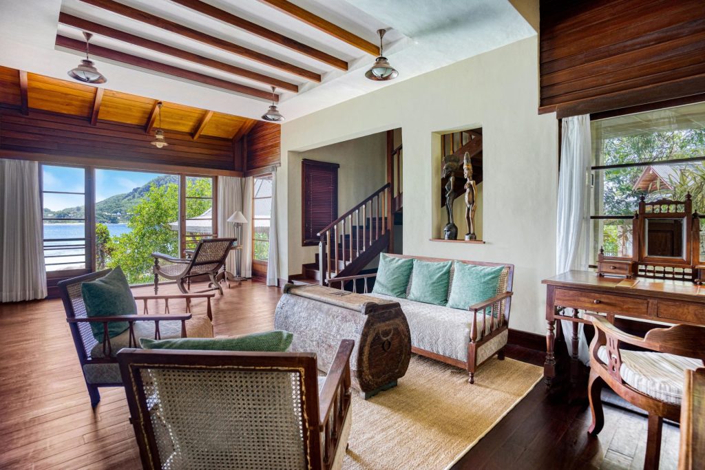 JA Enchanted Island Resort_salon-sea-view-owners-signature-villa
