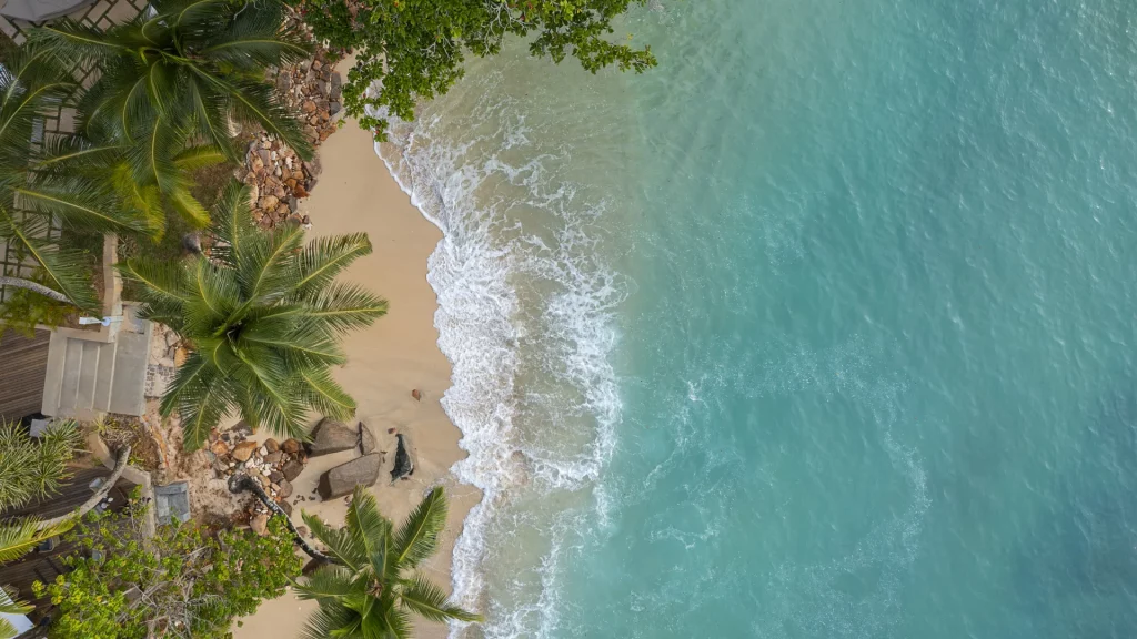 Plage sublime aux Seychelles au Mango House : réserver votre hôtel 5* à Mahé avec Voyages de Luxe 