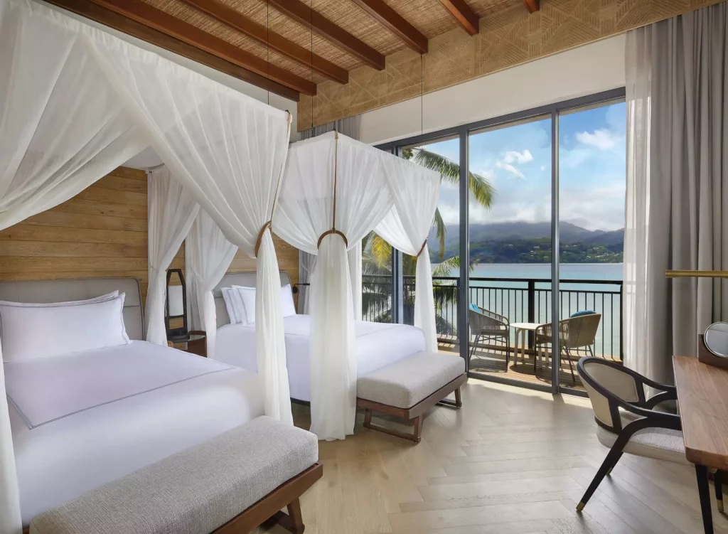 Un chambre de luxe avec vue océan indien pour un voyage de rêve aux Seychelles