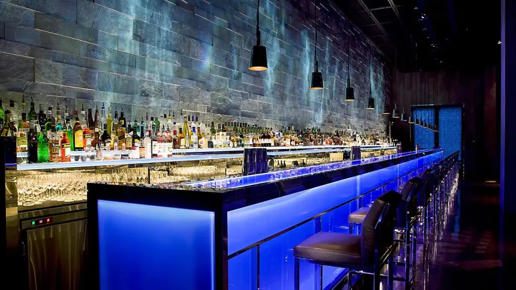 Le bar fantastique de votre hôtel de luxe à Abu Dhabi 