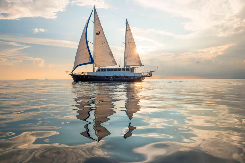 escape-yacht-w-maldives