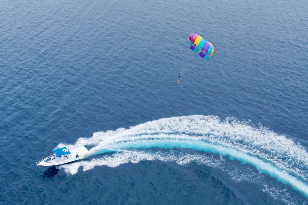 w-maldives-parasailing
