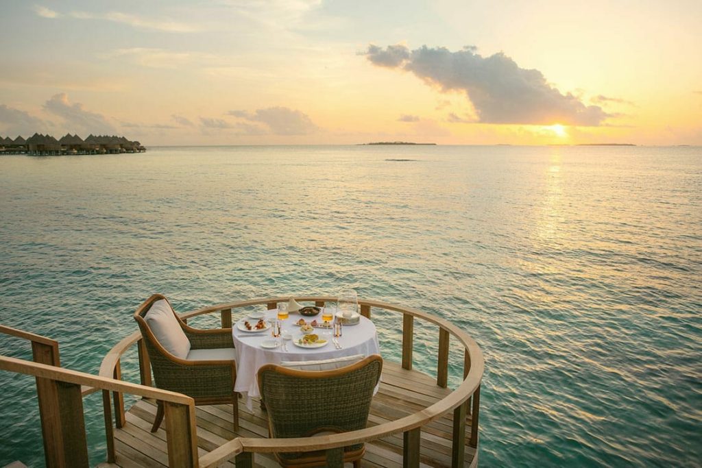restaurant-sur-pilotis-the-nautilus-maldives