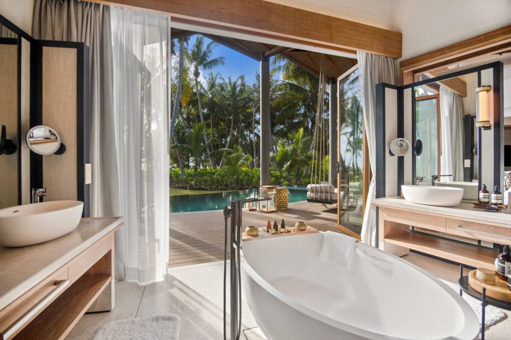 Waldorf-Astoria-Seychelles-salle-de-bains