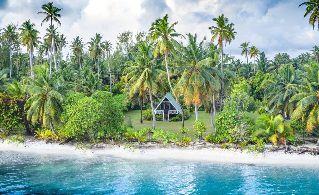 Séjournez dans un bungalow de plage sur l'île privée Alphonse island aux Seychelles