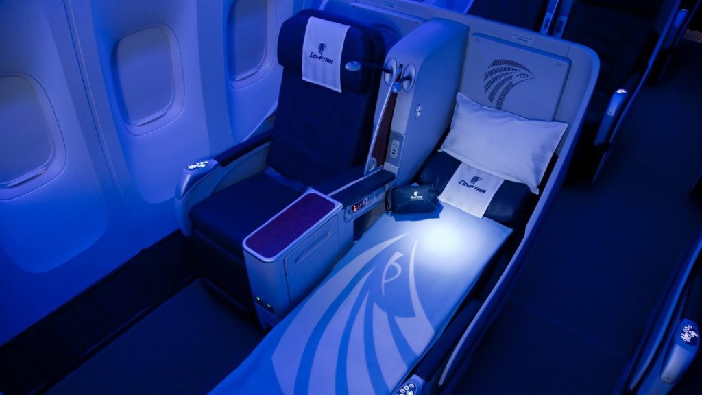 vol en business Egyptair pour un voyage de luxe en Égypte  
