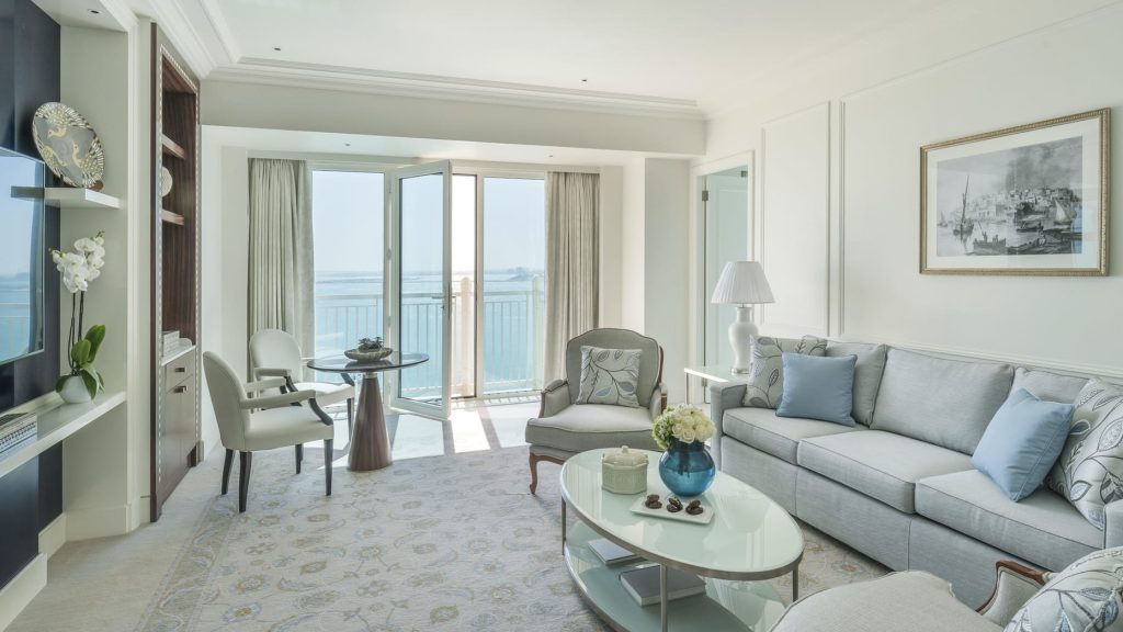 Réservez la suite exécutive vue mer du Four Seasons Hotel Doha  