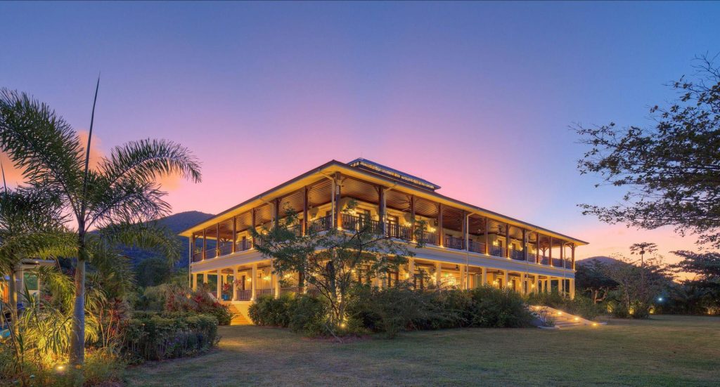 villa-seychelles-praslin-ocean-luxury-pool-la-cigale-estate-nuit