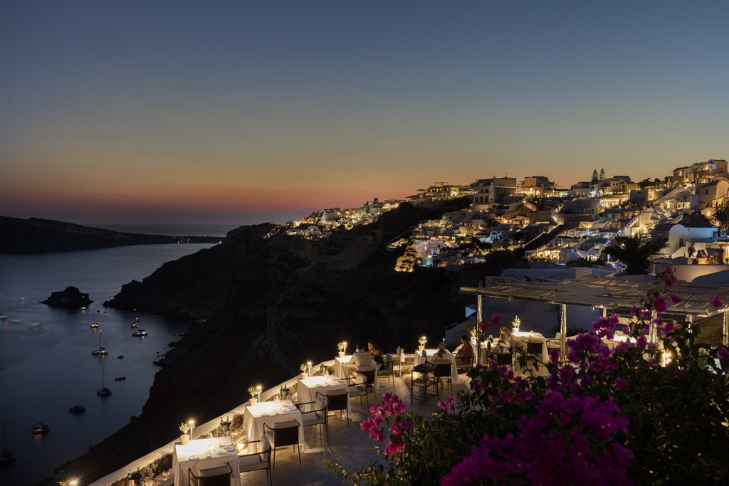 Petra Restaurant - Canaves Oia Suites