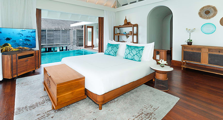 anantara_kihavah_over_water_pool_villa_bedroom_pool