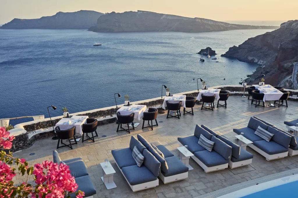 canaves-oia-suites-petra-restaurant