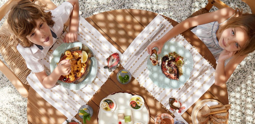 caramel-kids-dining-in-crete-resort