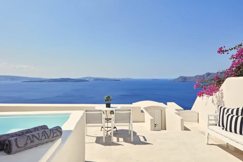 honeymoon-suite-with-plunge-pool-balcony