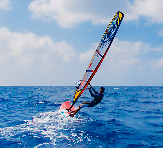 joali_being_windsurf